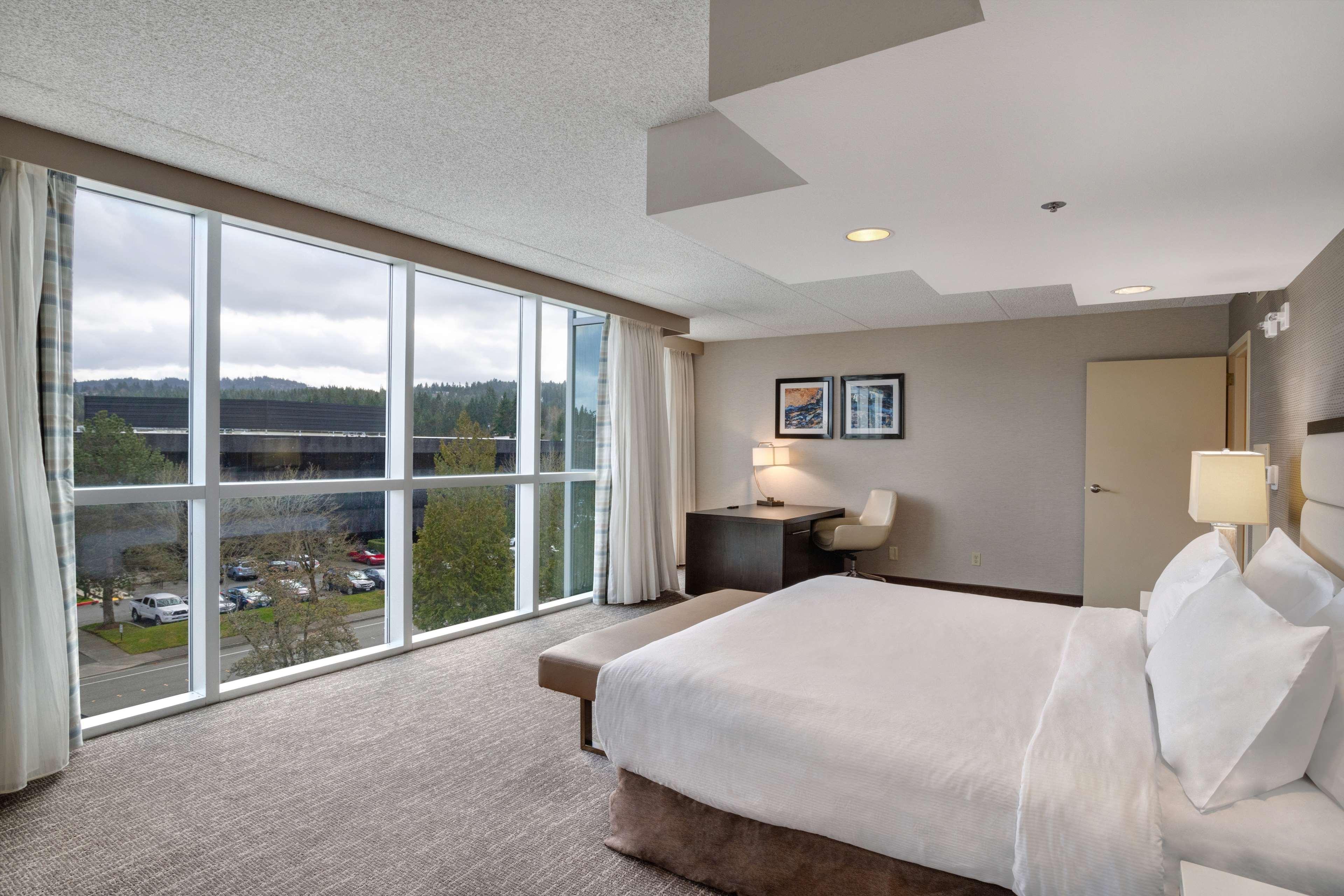 Embassy Suites By Hilton Seattle Bellevue Exterior foto