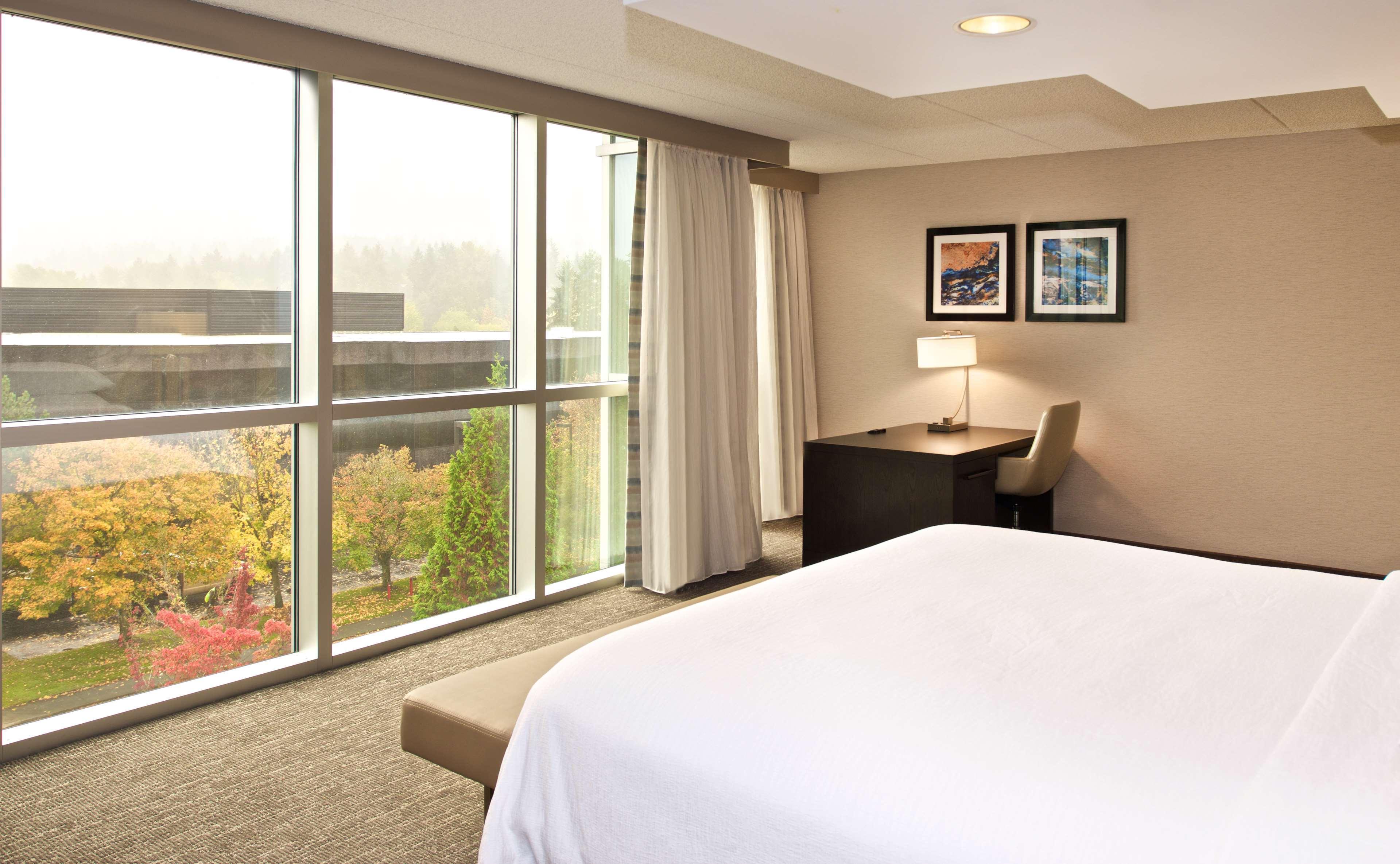 Embassy Suites By Hilton Seattle Bellevue Exterior foto
